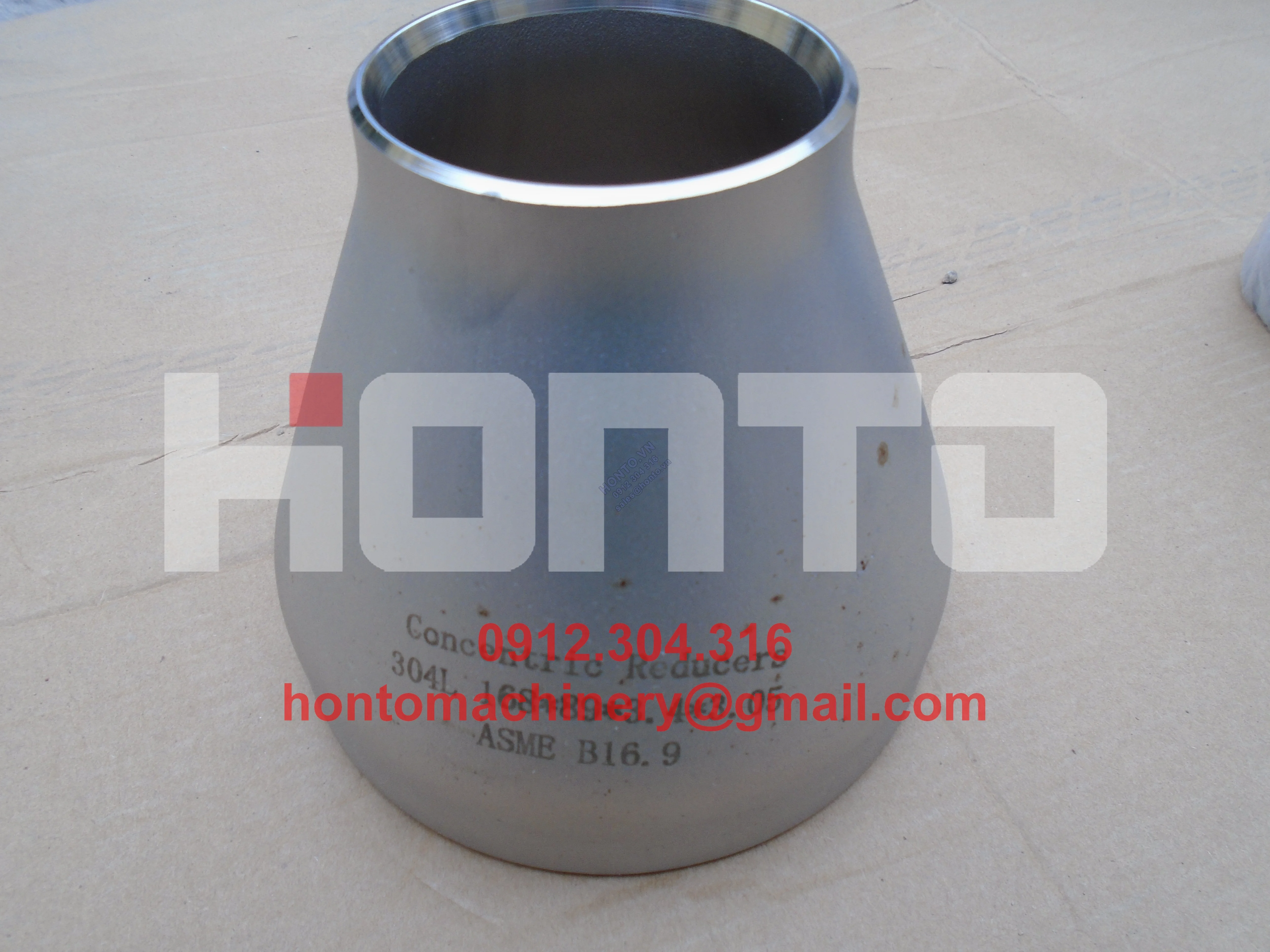 Con-thu-dong-tam-SCH10-304L-168x89x3-4x3-05-ASME-B16-9-HONTO-5152x3864_0