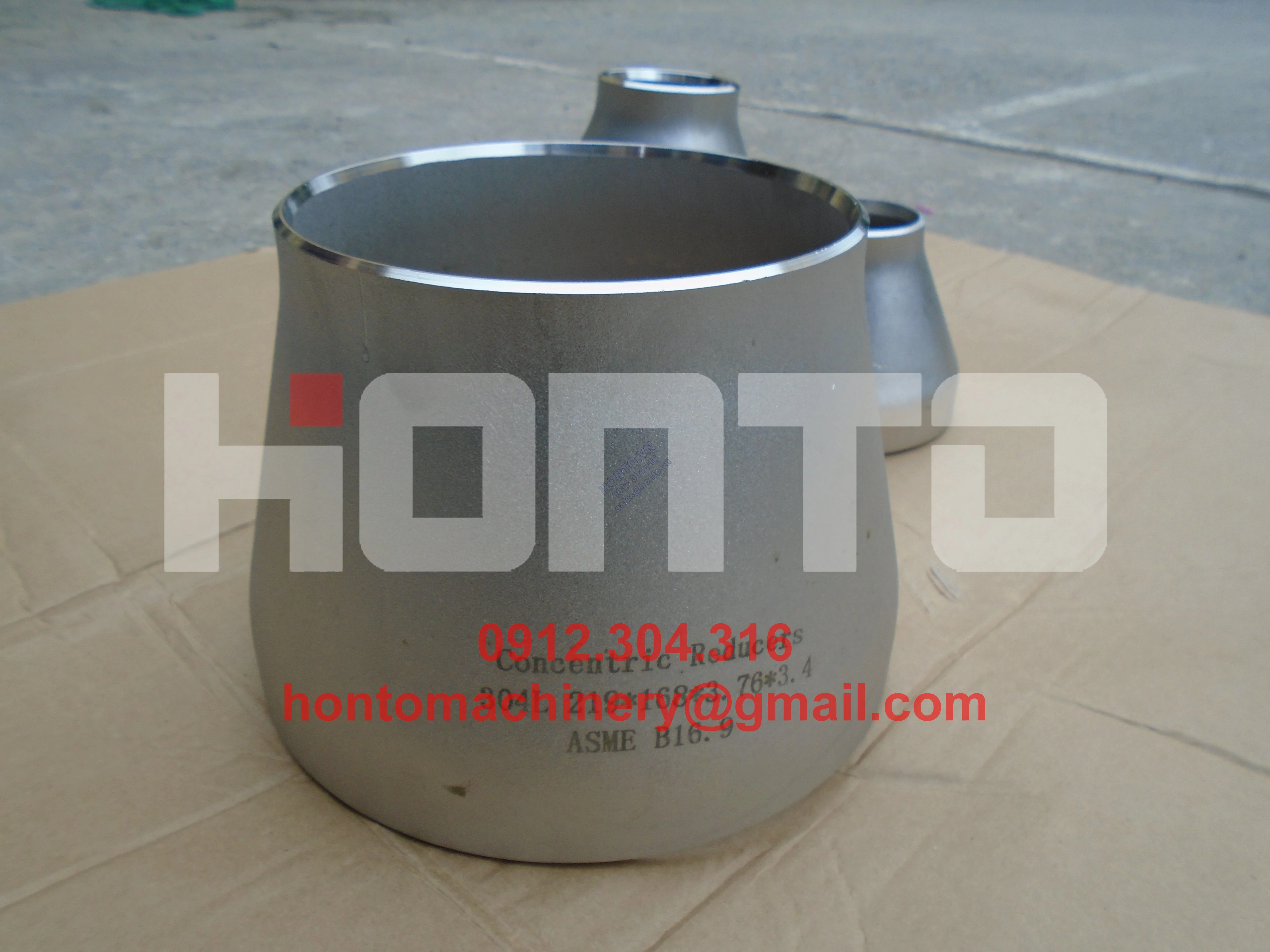 Con-thu-dong-tam-SCH10-304L-219x168x3-76x3-4-ASME-B16-9-HONTO-5152x3864_0