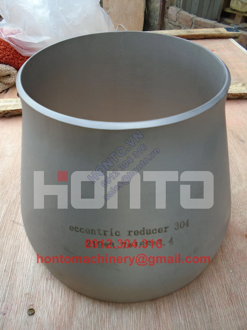 Con-thu-bau-giam-dong-tam-SCH10S-ASTM-A403-WP-304-304L-219x3-7x168x3-4-HONTO-1000x1333_0