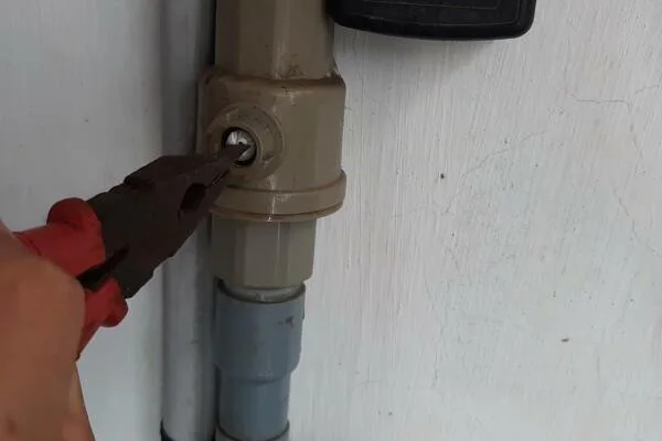 Cách Sửa Van Nước Bị Gãy