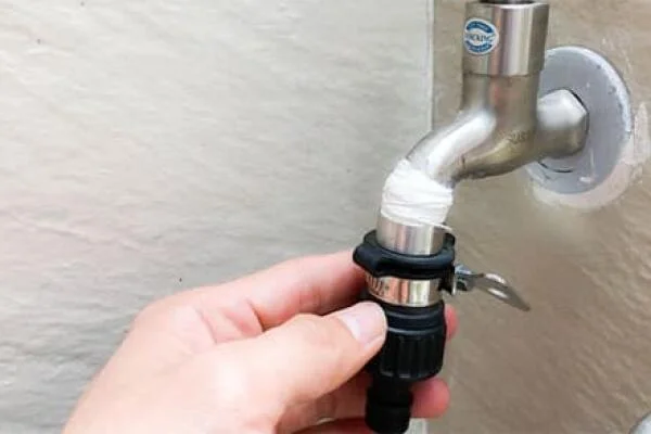 Gãy Van Ống Nước