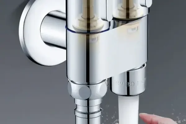 Khoá van nước bồn cầu