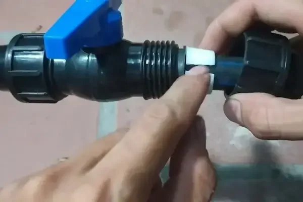 Nối ống nước sạch