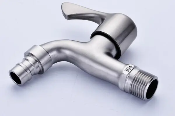 sửa van khóa nước bằng inox