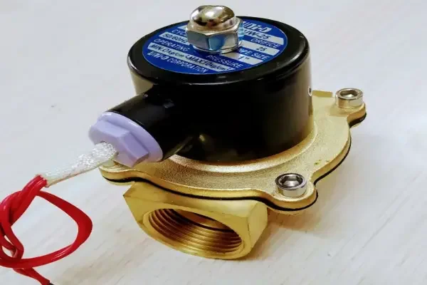 Van nước điện từ
